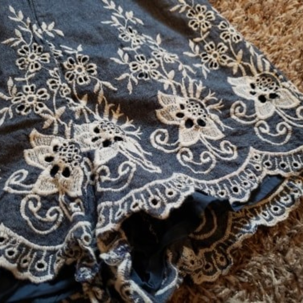 White Embroidered Soft Romper Denim size S - Picture 3 of 4